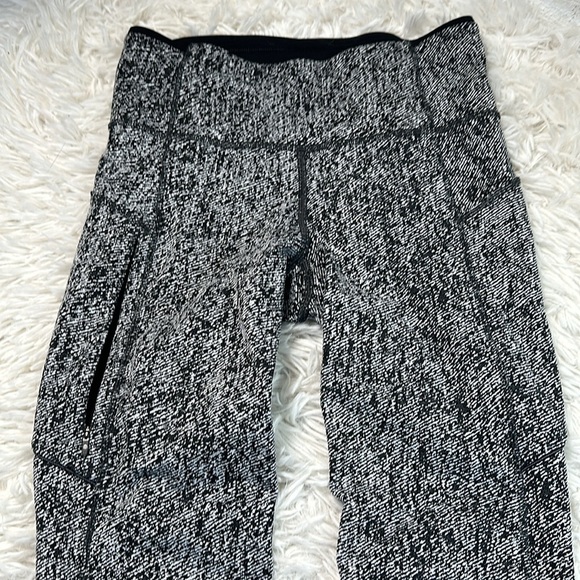Lululemon Run On Crop (21") Luxtreme Irregular Denim Twill Black White - Picture 2 of 6
